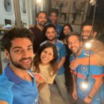Karan Wahi Instagram - Sir JADEJA That forward defence takes the cake… What a Game What a Team What a player @virat.kohli Truly the Greatest #india #worldcup2023