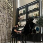 Karan Wahi Instagram - GAANA Bajaana Bhi AAta Hai Aur FEEL bhi Poori Hai!!! ❤️🎶🎶