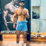 Karan Wahi Instagram - S U N D A Y B I N G E