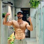 Karan Wahi Instagram - SWIPE LEFT I Dare YOU
