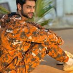 Karan Wahi Instagram - Thoda pose shoze karein…