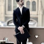 Karan Wahi Instagram - Taaaareq pe Taaaaareeeq Taaaareq pe Taaaaareeeq Taaaareq pe Taaaaareeeq Milti ja Rahi judge Sahab… On Air ki Taareeeq kya hai kissi ko pata hai kya?