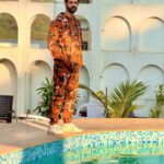 Karan Wahi Instagram - Thoda pose shoze karein…