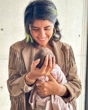 Karen Polinesia Instagram - Jamás esperé que este momento llegara a mi vida, ver el momento en el que una vida nace en este mundo y tener la fortuna de guiar y proteger a ese ser humano que es parte de mi familia; y mucho menos imaginé compartirlo con millones de personas al rededor del mundo. 
Agradezco infinitamente la buena energía y el amoroso recibimiento que hemos recibido por parte de la FAMILIA POLINESIA gracias por tanto amor y compromiso. ✨🤍✨

VAYAN A VER EL VIDEO EN YOUTUBE ▶️