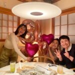 Karen Takizawa Instagram - 31歳になりました。 ご報告することすらわざわざすいませんが、 なんだかんだでお誕生日はたくさんの方が すれ違いざまに、おめでとう！と言ってくださるので嬉しいです🎈 そして誰たちよりも早くお誕生日祝いしてくださったのは、春菜さんと夏子さんとホランさんでした🩵 嬉しかったなー🧸✨✨✨ ほんとうに予想されてる以上に面白い3人たちなので、食道にどんどん食べ物が詰まって最終的に苦しくなるほどです😂 全部おいしい、春菜さんお店ありがとうござぃした☺️🎁 31歳も自分がたくさんたくさん楽しい道探しをしていきていきたいです☺️ これからもよろしくおねがいしますぬ🥰