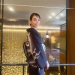 Karen Takizawa Instagram - お友達の結婚式へ初めてお着物で行った日です💖 お着物を決める時間からヘアメイクしてもらい一日過ごした時間まで全部が私には幸せに楽しかったです☺️ お洋服も大好きな私は知っていましたが、 和服もこんなにも嬉しくなる私は知らなかったです。 初めてお仕事以外でお着物が着れてすごく嬉しかったです💕✨ あまりに可愛いお着物でしたから、主役でもないのに隅を見つけてはたくさん写真頼んでしまいました😅(ずうずうしい) お着物を一緒に選んでくださった着物スタイリストの藤本さんがたくさんお着物ひとつひとつの絵柄の理由や物語を教えてくださいながら決めたのでこの梅の花のお着物は余計にお気に入りです☺️ そして私生活だというのに和風なヘアメイクしてくれた仲良しりかりん🥹 お二人ともたくさん ありがとうございました😆❤️‍🔥 素敵な一日に変身させてくださいました☺️