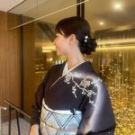 Karen Takizawa Instagram - お友達の結婚式へ初めてお着物で行った日です💖 お着物を決める時間からヘアメイクしてもらい一日過ごした時間まで全部が私には幸せに楽しかったです☺️ お洋服も大好きな私は知っていましたが、 和服もこんなにも嬉しくなる私は知らなかったです。 初めてお仕事以外でお着物が着れてすごく嬉しかったです💕✨ あまりに可愛いお着物でしたから、主役でもないのに隅を見つけてはたくさん写真頼んでしまいました😅(ずうずうしい) お着物を一緒に選んでくださった着物スタイリストの藤本さんがたくさんお着物ひとつひとつの絵柄の理由や物語を教えてくださいながら決めたのでこの梅の花のお着物は余計にお気に入りです☺️ そして私生活だというのに和風なヘアメイクしてくれた仲良しりかりん🥹 お二人ともたくさん ありがとうございました😆❤️‍🔥 素敵な一日に変身させてくださいました☺️