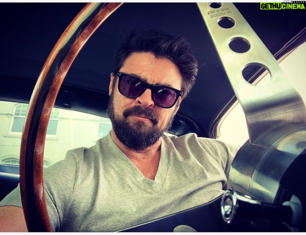 Karl Urban Instagram - ❤️😎🤟🏽