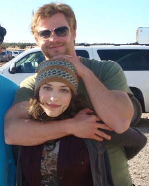 Kat Dennings Instagram - baby Darcy/Thor memories 😭