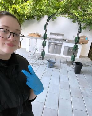 Kat Dennings Instagram - My building of the floral arch! Three days of literal blood, sweat and tears. There was also some broken glass. Shout out to @barbrastreisand and her audiobook for getting me through several breakdowns on the way to the final magical moment 🌿💕
