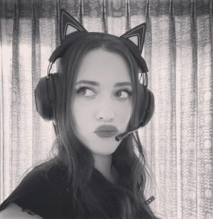 Kat Dennings Instagram - oh boy