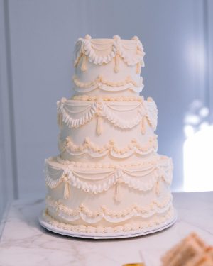 Kat Dennings Instagram - swipe for cake