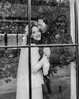 Kat Dennings Instagram - Thank you @josevilla for capturing our wedding day 🤍 @voguemagazine @vogueweddings @overthemoon