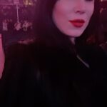 Kat Von D Instagram - Last night, I had the pleasure/privilege of going to see @jordan.b.peterson speak. Not only is Jordan Peterson one of my favorite modern-day philosophers, but it was his book “12 Rules For Life” that my husband, @prayers and I bonded over, long before we were married. So, going to see his lecture together was something special for the two of us. Lastly, I think it’s the greatest thing to see a massive arena filled to the brim with thousands of people who are all wanting to learn and explore free thinking. Was so uplifting to say the least! *special THANK YOU to @mikhailapeterson for setting us up with wonderful seats, to my dear friend @sharishort11 for joining us, and of course to @jordan.b.peterson for the inspiration and for taking the time to meet us after. 🖤