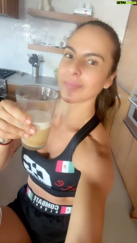 Kate del Castillo Instagram - @combateglobal thanks for my outfit ! @icelandicglacial thanks for hydrating me ! #workout #coffee #katelifestyle