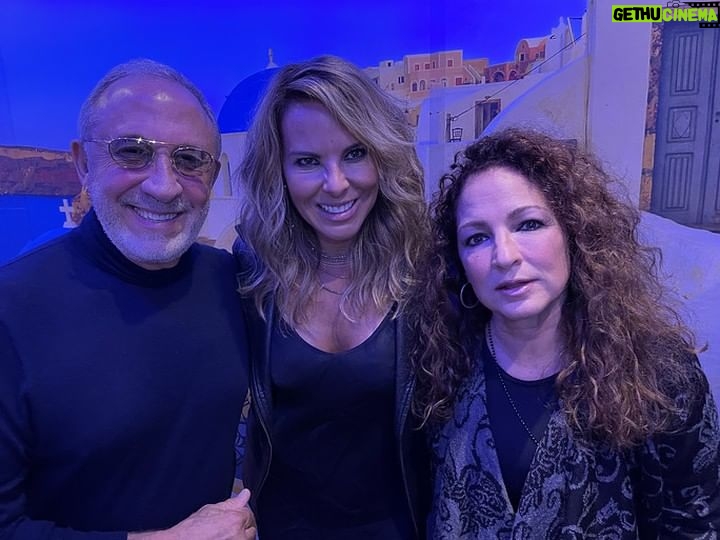 Kate del Castillo Instagram - TBT with the incredible powerhouses of music and inspiration, Gloria Estefan and Emilio Estefan! 🎶⭐ It was an unforgettable moment to share the spotlight with these legends. #Memories #MusicIcons #KateDelCastillo #actresslife #goodtimes #memories #throwbackthursday #throwbackmemories❤
