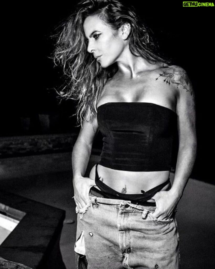 Kate del Castillo Instagram - Tbt to this shoot by @damon_baker Hair by @patriciamoralesla Makeup artist @palomaromo_mua Styling @blancopop #tbt #actresslife #goodtimes #set #memories #throwbackthursday #throwbackmemories❤️