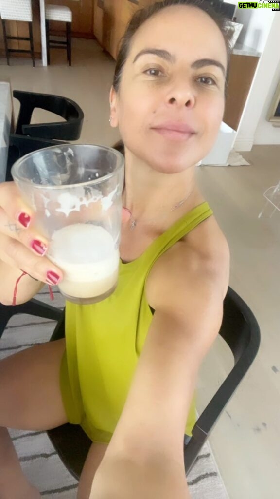 Kate del Castillo Instagram - Monday #coffee Monday #workout #coupleworkout @bahena00 Feliz semana! ♥