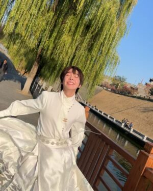 Katsamonnat Namwirote Instagram - The princess wears SAMBA 🌷✨这位公主漂亮吗？
ฟิลลิ่งเจ้าหญิงหนีวัง และเสด็จพี่ 3 พระองค์ 🩰👑
.
I always miss you jiejie 💛
