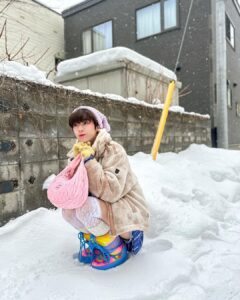 Katsamonnat Namwirote Instagram - I feel wearing nothing P.s.Penguin lover 🐧✨❄️ how cute they are .////. ลูกหลานเอลซ่า ท้าลมหนาวสุดๆ555 @cieloheart_official Furano, Hokkaido