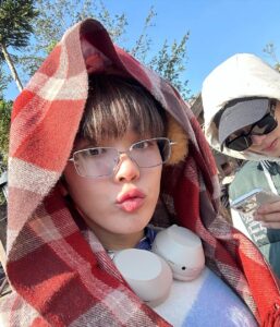 Katsamonnat Namwirote Instagram - We're forever young ☃️❄️🐶 ฉันจะเป็นเด็กตลอดกาลและตลอดไปป 🌷 Disney Land Hongkong 香港迪士尼