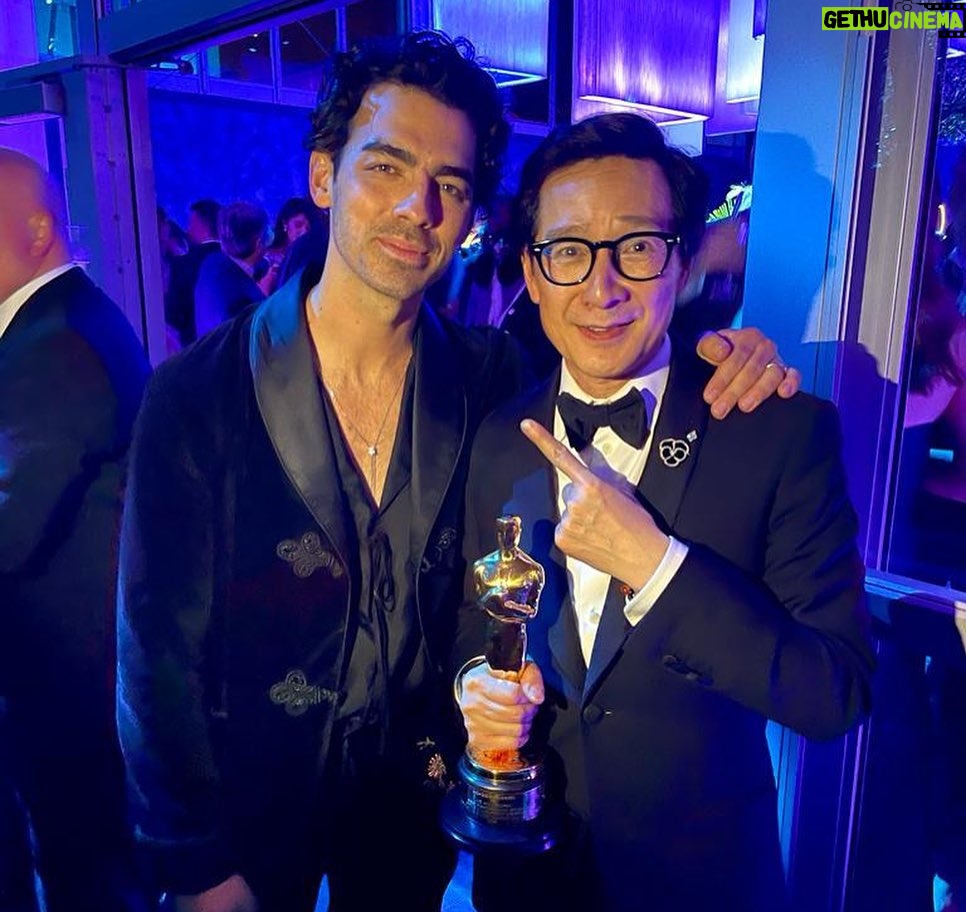 Ke Huy Quan Instagram - The Oscar after parties were EPIC!!! Everywhere I looked, there was someone famous. I’ve been to many parties, but…😱 these were on another level. Just to give you an idea, as we walked into the @vanityfair party, I ran into @usher and @gigihadid who were both super friendly. 🤯 I also had the most wonderful and memorable conversation with @tiffanyhaddish. I won’t share what we talked about, but THANK YOU, TIFFANY❣️