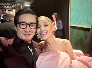 Ke Huy Quan Instagram - The KENERGY is REAL! So much fun at the Oscars. 

I’m so glad @theacademy brought back past winners to honor this year’s nominees. I was so proud and honored to stand amongst these men in presenting the best supporting actor category. Congratulations to all the winners of the night. 

Here’s 1 of 2 sets of selfies. 😜

Styling: @chloekeiko 
Grooming: @anissaemily 
Dressed by: @giorgioarmani 
Jewelry: @cartier
💆🏻: @drbarbarasturm