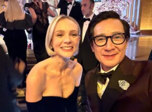 Ke Huy Quan Instagram - The KENERGY is REAL! So much fun at the Oscars. 

I’m so glad @theacademy brought back past winners to honor this year’s nominees. I was so proud and honored to stand amongst these men in presenting the best supporting actor category. Congratulations to all the winners of the night. 

Here’s 1 of 2 sets of selfies. 😜

Styling: @chloekeiko 
Grooming: @anissaemily 
Dressed by: @giorgioarmani 
Jewelry: @cartier
💆🏻: @drbarbarasturm