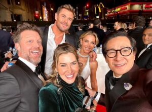 Ke Huy Quan Instagram - The KENERGY is REAL! So much fun at the Oscars. 

I’m so glad @theacademy brought back past winners to honor this year’s nominees. I was so proud and honored to stand amongst these men in presenting the best supporting actor category. Congratulations to all the winners of the night. 

Here’s 1 of 2 sets of selfies. 😜

Styling: @chloekeiko 
Grooming: @anissaemily 
Dressed by: @giorgioarmani 
Jewelry: @cartier
💆🏻: @drbarbarasturm