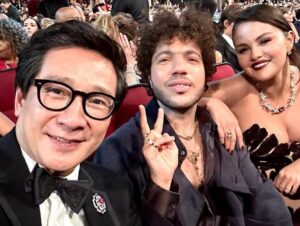 Ke Huy Quan Instagram - Fun times with my favorite LOKIS at the #EMMYS. Also made some new friends. 😜

Tuxedo @thombrowne 
Jewels @cartier 
Bow tie @titleofwork 
Glasses @oliverpeoples 
Styling @chloekeiko 
Grooming @anissaemily 
Red Carpet 📸 AP/Invision for the Television Academy