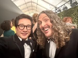 Ke Huy Quan Instagram - Fun times with my favorite LOKIS at the #EMMYS. Also made some new friends. 😜

Tuxedo @thombrowne 
Jewels @cartier 
Bow tie @titleofwork 
Glasses @oliverpeoples 
Styling @chloekeiko 
Grooming @anissaemily 
Red Carpet 📸 AP/Invision for the Television Academy