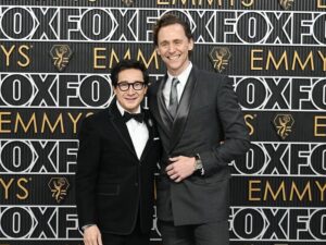 Ke Huy Quan Instagram - Fun times with my favorite LOKIS at the #EMMYS. Also made some new friends. 😜

Tuxedo @thombrowne 
Jewels @cartier 
Bow tie @titleofwork 
Glasses @oliverpeoples 
Styling @chloekeiko 
Grooming @anissaemily 
Red Carpet 📸 AP/Invision for the Television Academy