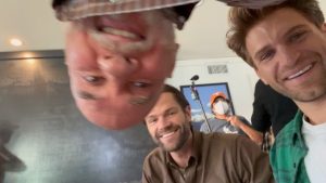 Keegan Allen Instagram - Tonight is a new episode of Walker, this is a behind the scenes video. I didn’t watch it before posting it. @thecwwalker @jaredpadalecki @molly7hagan #mitch