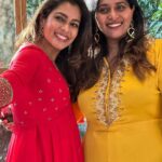 Keerthi shanthanu Instagram - Celebration time 🎊❤️ #family #wedding #mehendi @shrutitudi @mahuvnish @jayanthirkv @veena_sujya @brinda_gopal @gayathriraguramm @dianishanth Wearing @studio149 ❤️ 📸 by my fav @chithrapriya ❤️ #decor by @knotsnrings.knr ✨
