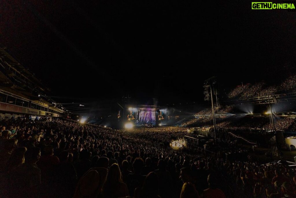 Keith Urban Instagram - there’s nothing quite like #CMAfest, and it never gets old. thank you !!! 📸 @brenventure @johnshearer Nissan Stadium