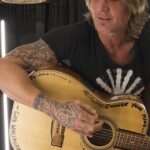 Keith Urban Instagram - Brown Eyes Baby (backstage in Jacksonville)