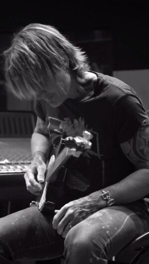 Keith Urban Thumbnail - 34K Likes - Top Liked Instagram Posts and Photos