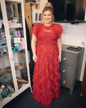 Kelly Clarkson Thumbnail - 64.7K Likes - Top Liked Instagram Posts and Photos