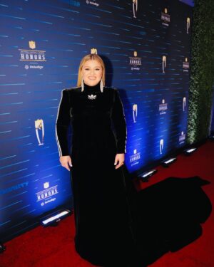 Kelly Clarkson Thumbnail - 64.7K Likes - Top Liked Instagram Posts and Photos