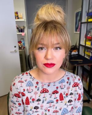 Kelly Clarkson Thumbnail - 203.7K Likes - Top Liked Instagram Posts and Photos