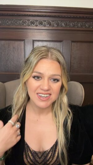 Kelly Clarkson Thumbnail - 80.8K Likes - Top Liked Instagram Posts and Photos