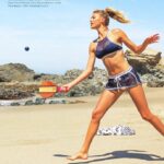 Kelly Rohrbach Instagram - hop to it ☺️