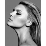 Kelly Rohrbach Instagram - YU+ME. A big thank you to my very good friend and mentor @yutsai88 for shooting me in this new light! ✨ Such a beautiful series for @si_swimsuit @mj_day. Bravo 😘! Unbelievable hair and makeup by @peterbutlerhair and @fionastiles! #yutsaiphoto @88phases
