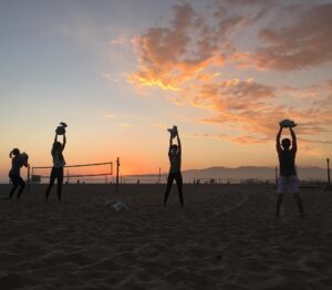 Kelly Rohrbach Instagram - a very fancy state of the art gym 💪🏻🙏🏼😁#beachworkout