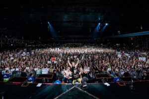 Kendall Schmidt Instagram - Thank you Chile, Argentina, Colombia, and Brazil.
These 6 shows were some of the best EVER!
Can’t wait to come back and get weird. Love you all!

📸 - @aarongatewoodx