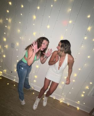 Kendall Vertes Instagram - Not so "little kendall" anymore🪩🤍 Thank you for all of the birthday wishes, felt more love than you know. And to my people for celebrating with me✨🏹🤍