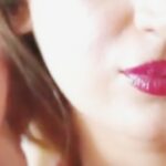 Kenisha Awasthi Instagram - Some magic hour feels..💞 #kenishaawasthi #reeloftheday #contentcreator #indianwebactor #digitalcreatoroftheyear #indianyoutuber #indiesinger #hazeleyedbeauty #fkj #socialmediainfluencer #beautifulkeys #songislife #beautyreel #winelips #winered #everydayphenomenal #bestfortoday