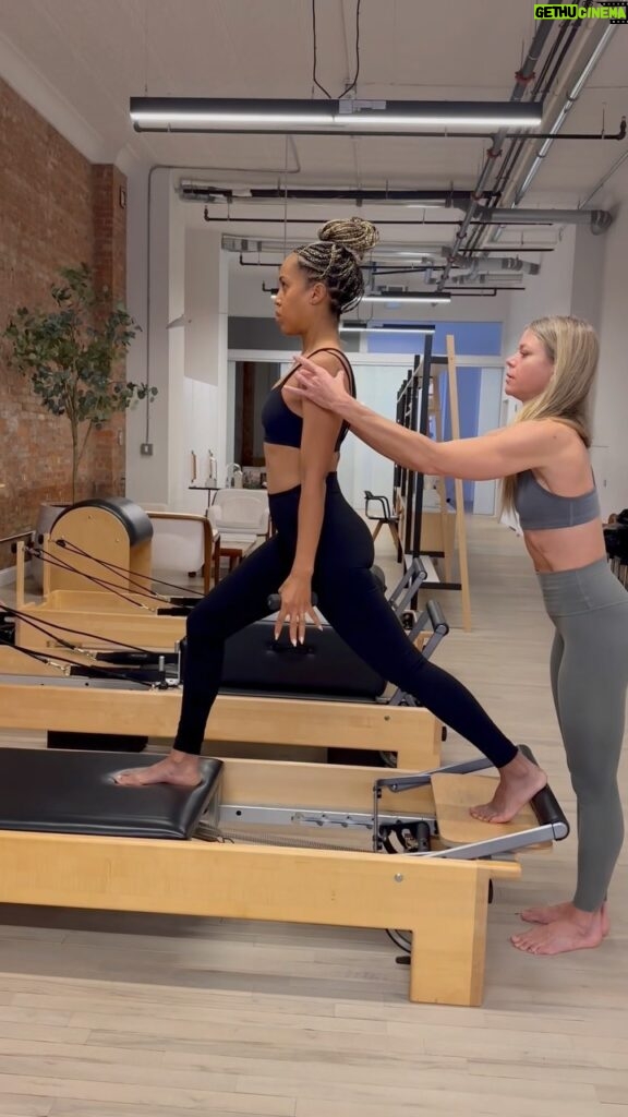 Kerry Washington Instagram - Turning pilates moves into hip-hop grooves with @erikabloomwellness for over a decade! She is the BEST. And good news!! You can work with her too!!! Check out her digital membership options! 💪🏾🙌🏾