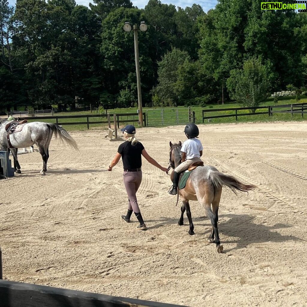 Keshia Knight Pulliam Instagram - My big girl has officially started riding lessons & I am so proud!! Like me, she loves horses. Ella has been asking to start taking lessons for the past 2 years. Most don’t know that I graduated from @foxcroftschool . In high school I competed on the riding team and rode almost every day. I’m happy that I now have a little riding partner. ❤️ #HorsesComingSoonToOurFarm