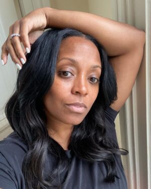 Keshia Knight Pulliam Instagram - Had a zoom meeting scheduled... prepared for the meeting did my hair & make up... All on my day off from filming!!

Then at the last minute the meeting was rescheduled... removed make up & then figured might as well take a selfie before I put these PJ’s back on 😂🤣😂